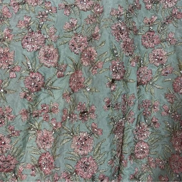 Top embroidered sequins floral flowers cropped Green Floral Women's Top - Picture 2 of 7